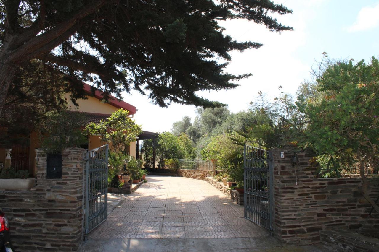 La Mansarda Bed & Breakfast Biancareddu Екстериор снимка