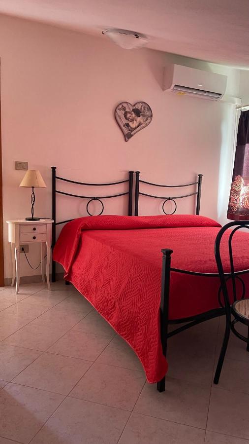 La Mansarda Bed & Breakfast Biancareddu Екстериор снимка